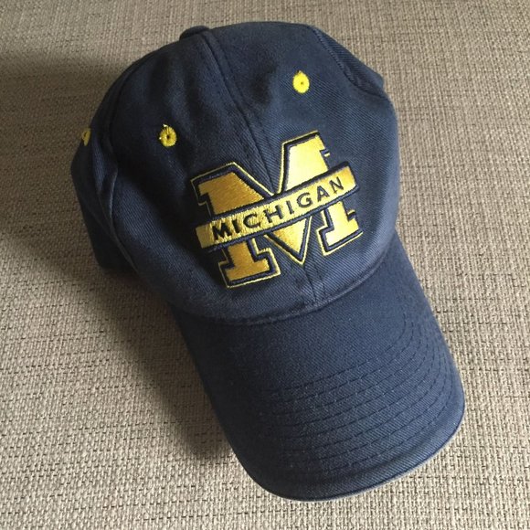UNIVERSITY OF MICHIGAN UM HAT CAP BLUE LOW PROFILE ADJUSTABLE FIT DAD HAT - Picture 1 of 4